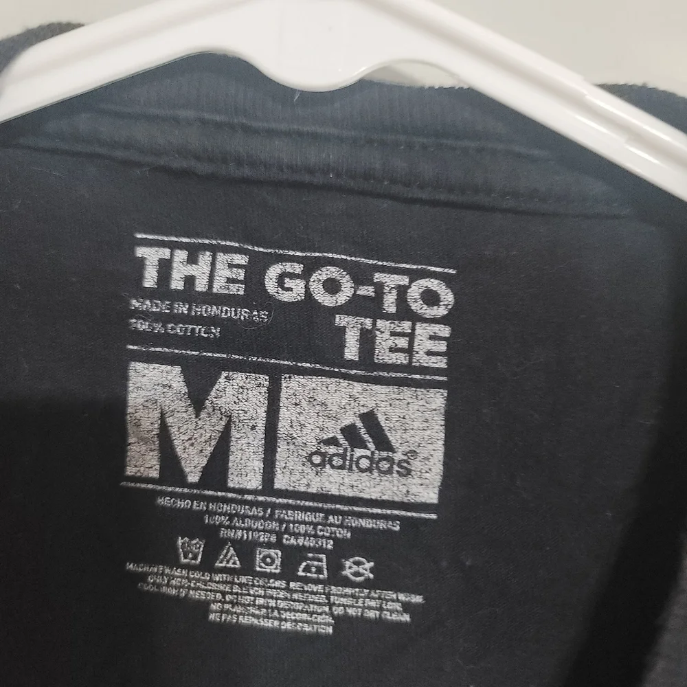 Adidas‎ Men's Black and Red Bulls Basketball Tee